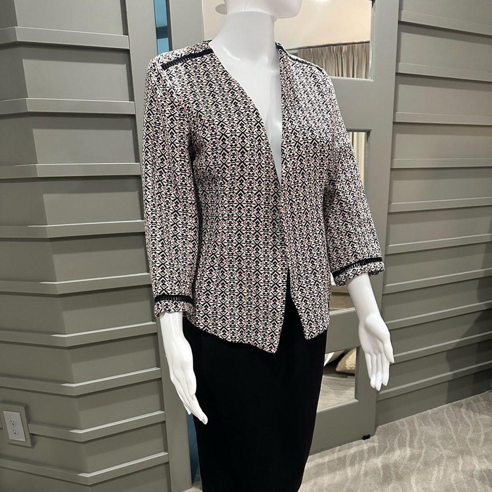 Octavia Open Jacket Size M Black and Cream
